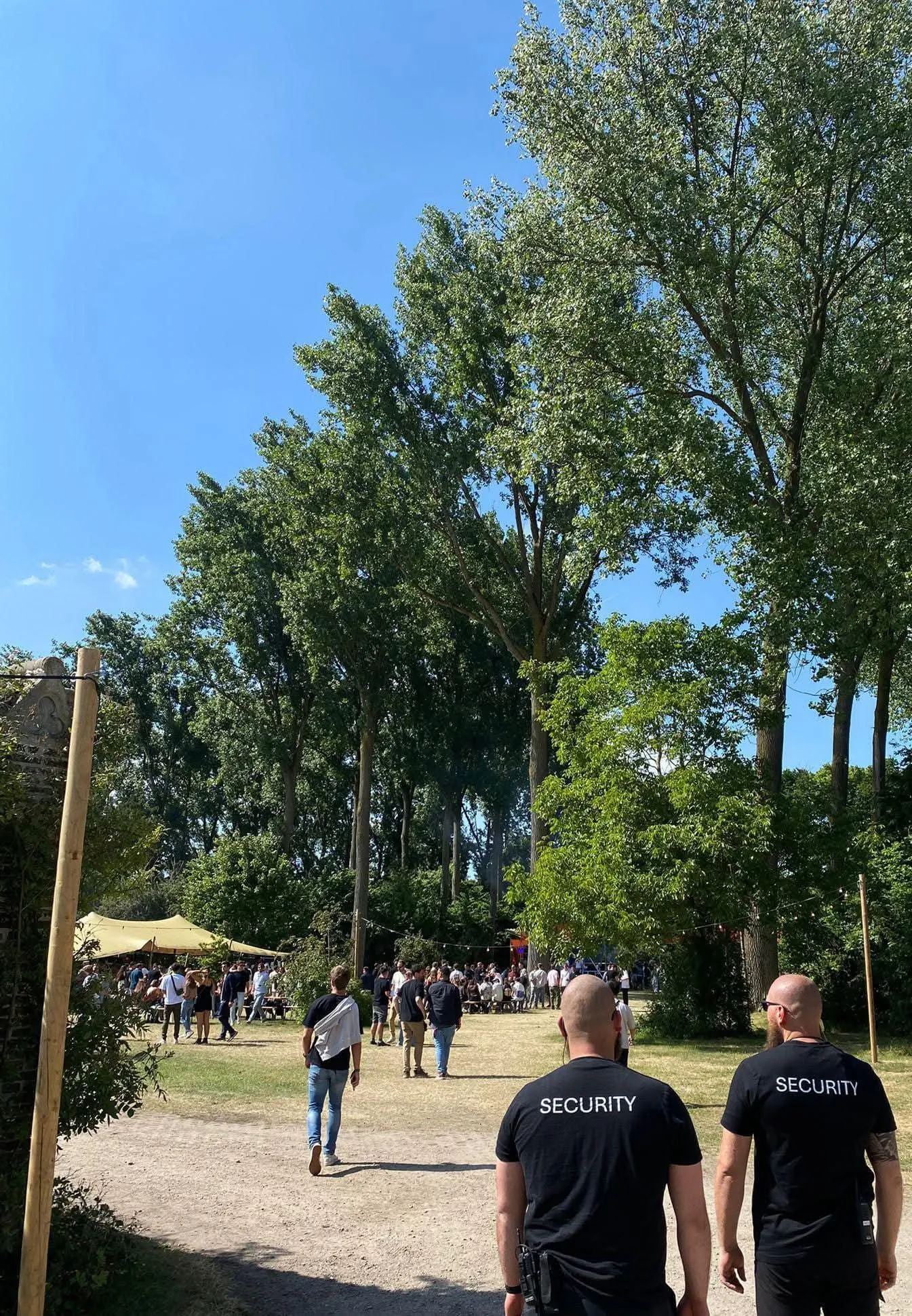 Bewakingsagenten van KG Security klaar om u te helpen – neem contact op